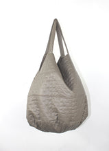 Cargar imagen en el visor de la galería, Large Grey Tote
