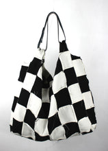 Cargar imagen en el visor de la galería, Maxi Checkered Bag
