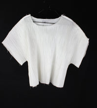 Cargar imagen en el visor de la galería, Short Sleeve Rib Pleats Top
