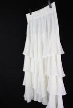 Cargar imagen en el visor de la galería, Flamenco Tiered Skirt
