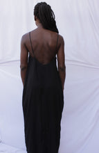 Cargar imagen en el visor de la galería, Maxi Black Dress
