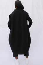 Cargar imagen en el visor de la galería, Oversized Black Vest
