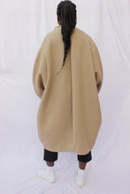 Cargar imagen en el visor de la galería, Oversized Wool Coat
