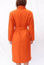 Cargar imagen en el visor de la galería, Tangerine Coat With Belt
