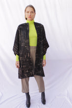 Cargar imagen en el visor de la galería, kimono lana negro y beige
