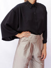Cargar imagen en el visor de la galería, camisa negra crop
