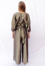 Cargar imagen en el visor de la galería, Metallic Taffeta Pants
