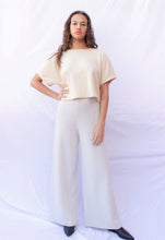 Cargar imagen en el visor de la galería, Cozy Wide-Leg Trouser
