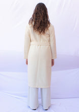 Cargar imagen en el visor de la galería, Pure Wool Coat With Belt
